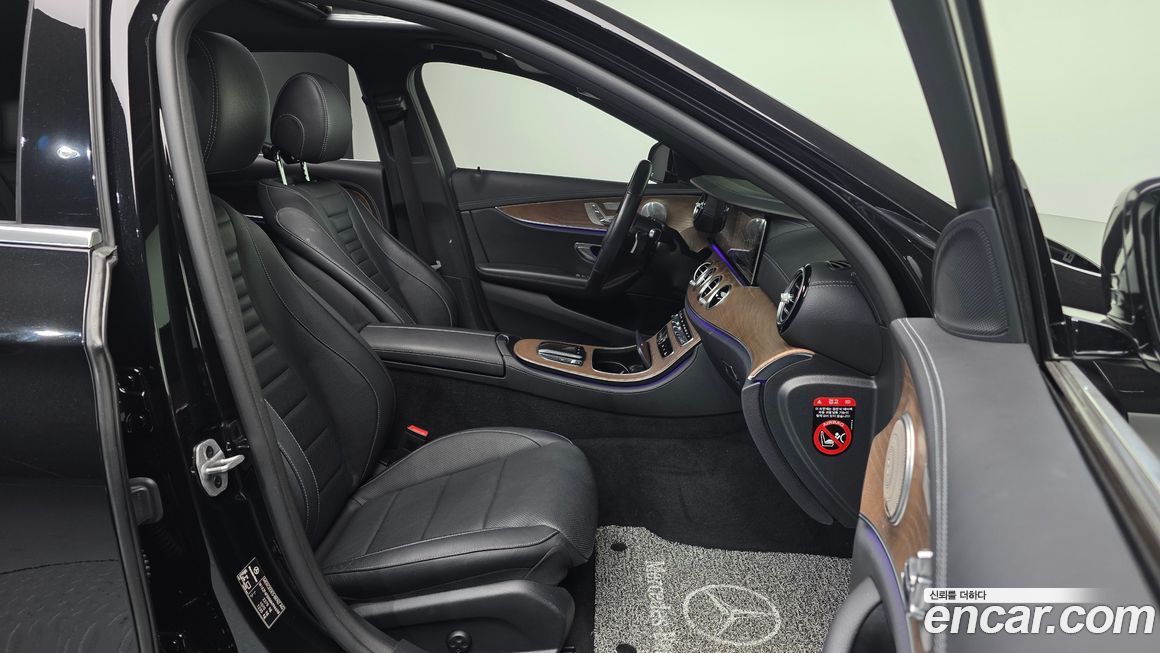 Mercedes-Benz E-Class 2021