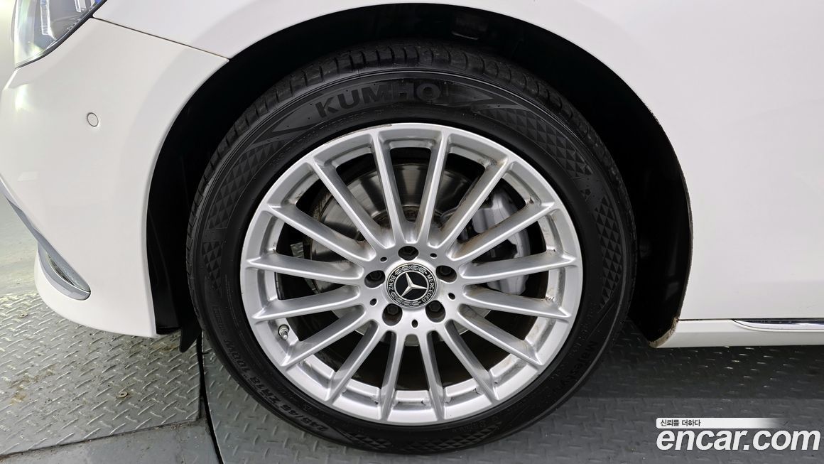 Mercedes-Benz E-Class 2021
