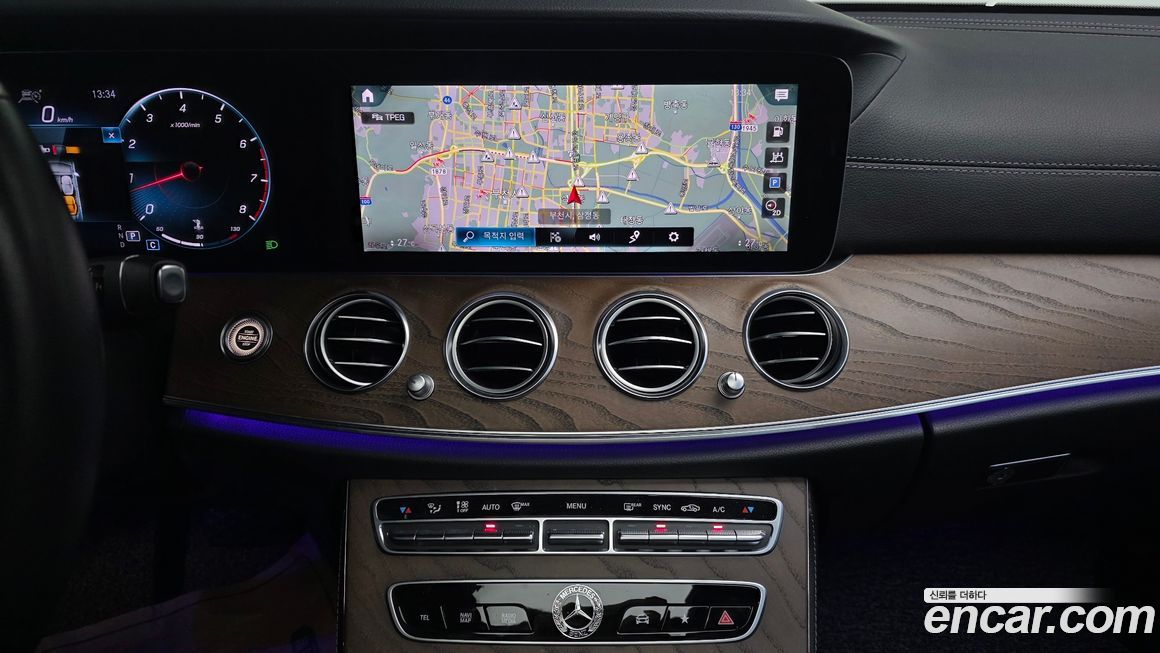 Mercedes-Benz E-Class 2021