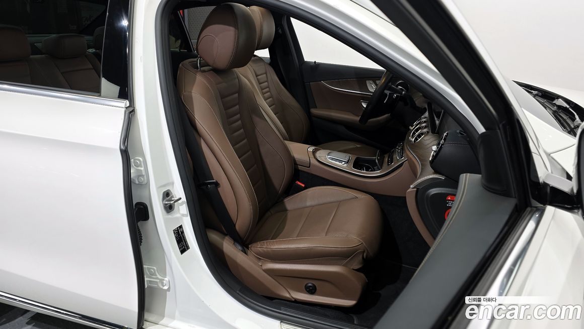 Mercedes-Benz E-Class 2021