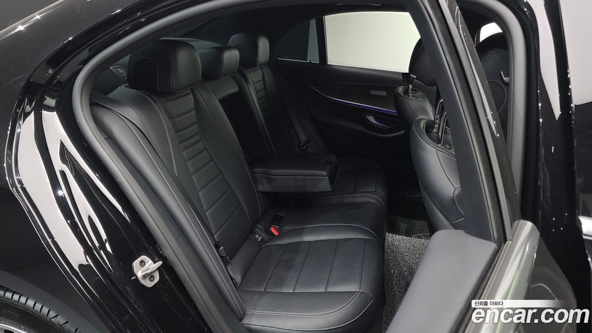 Mercedes-Benz E-Class 2021