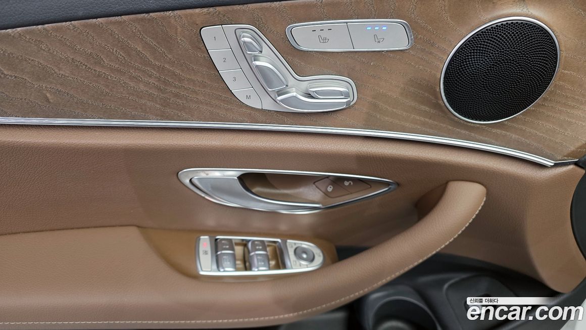 Mercedes-Benz E-Class 2021