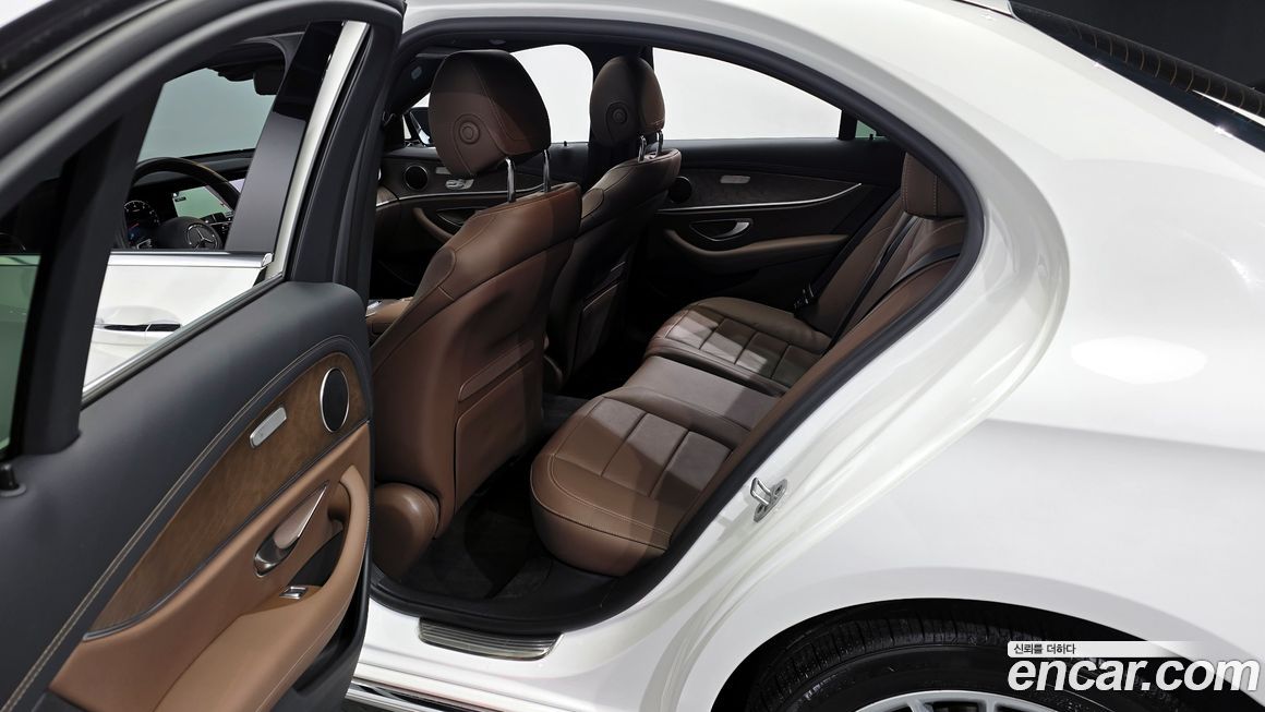 Mercedes-Benz E-Class 2021