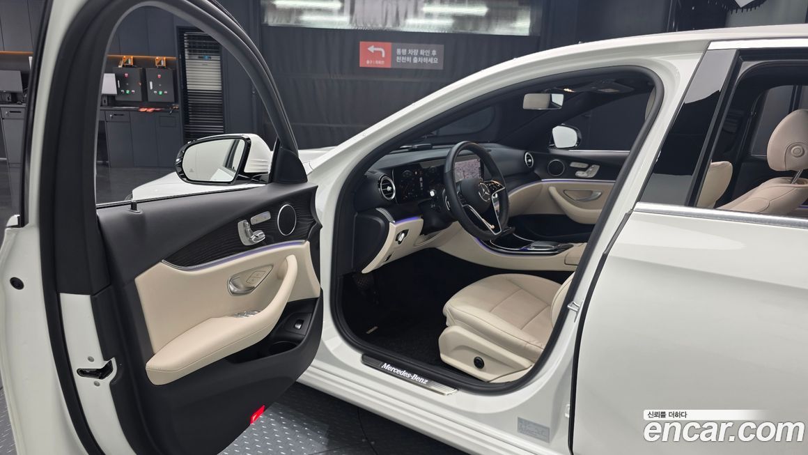 Mercedes-Benz E-Class 2022