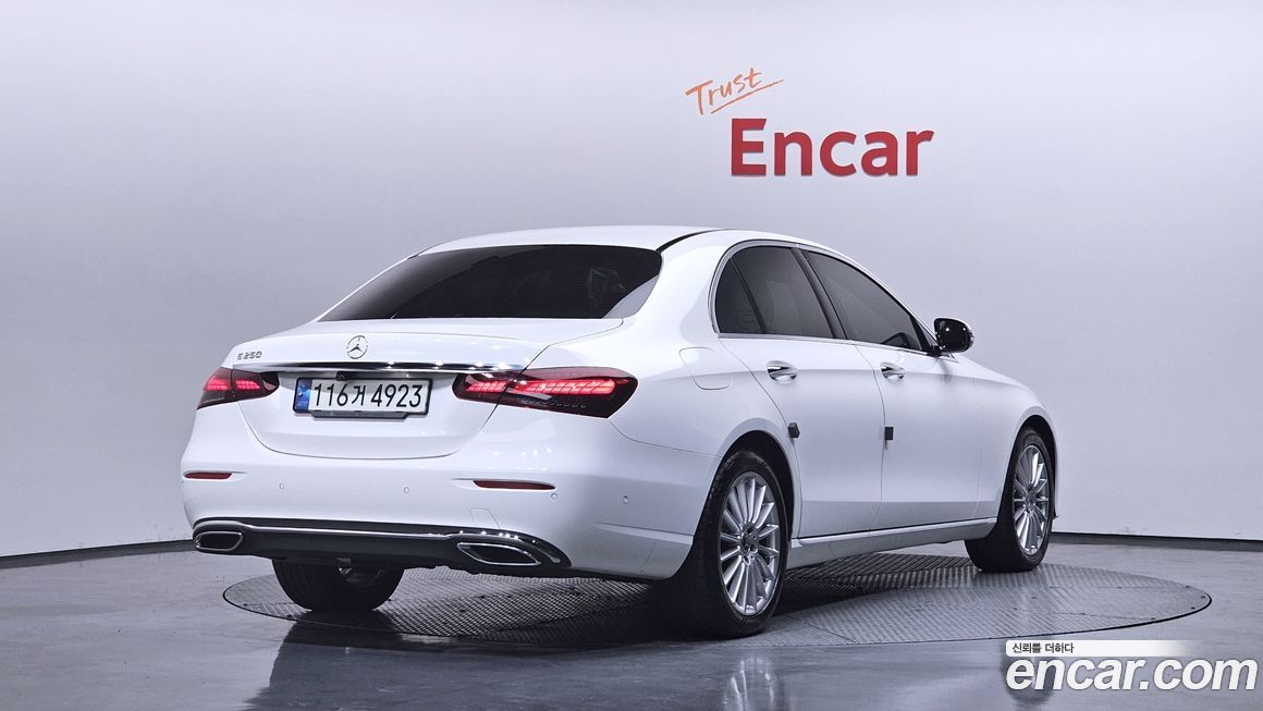 Mercedes-Benz E-Class 2021