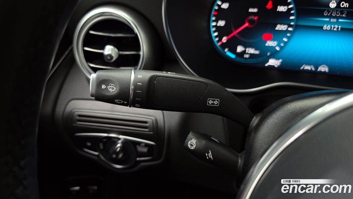 Mercedes-Benz GLC-Class 2021