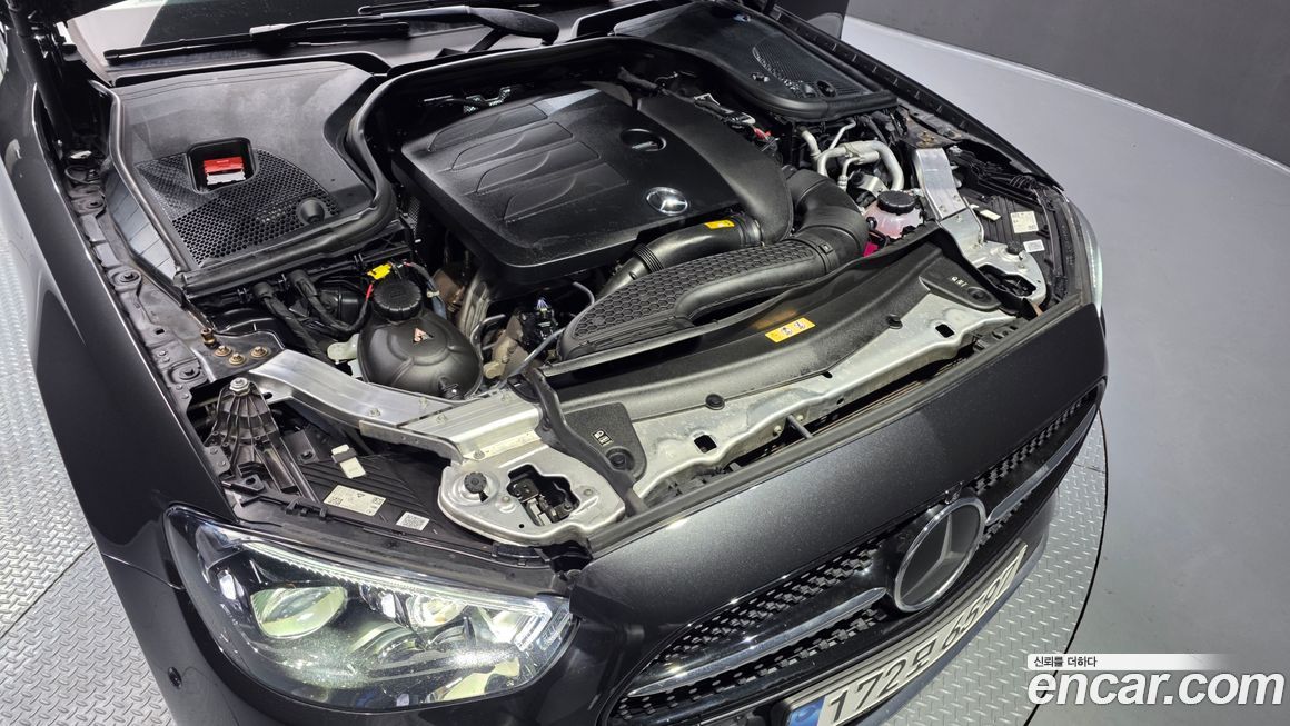 Mercedes-Benz E-Class 2022