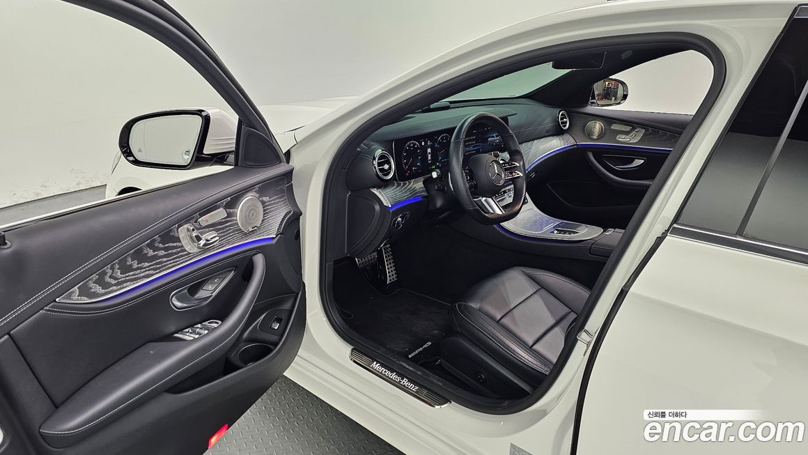 Mercedes-Benz E-Class 2021
