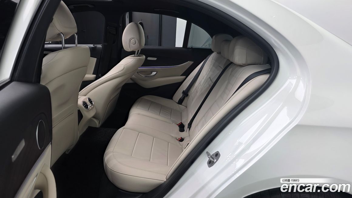 Mercedes-Benz E-Class 2022