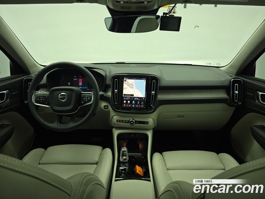 Volvo XC40 2024