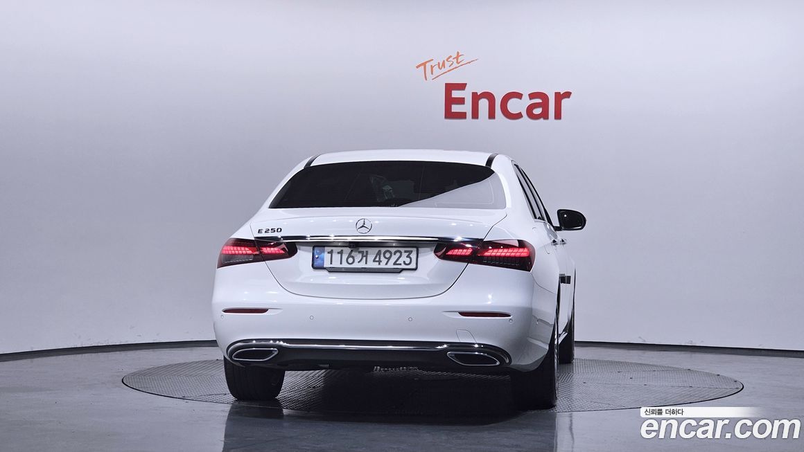 Mercedes-Benz E-Class 2021