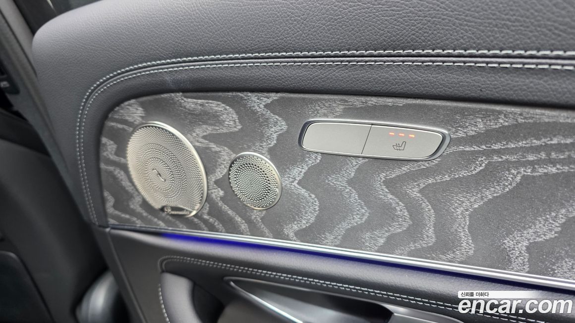 Mercedes-Benz E-Class 2022