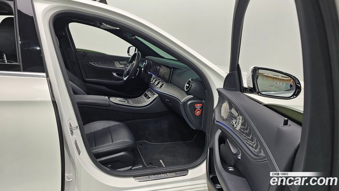 Mercedes-Benz E-Class 2021