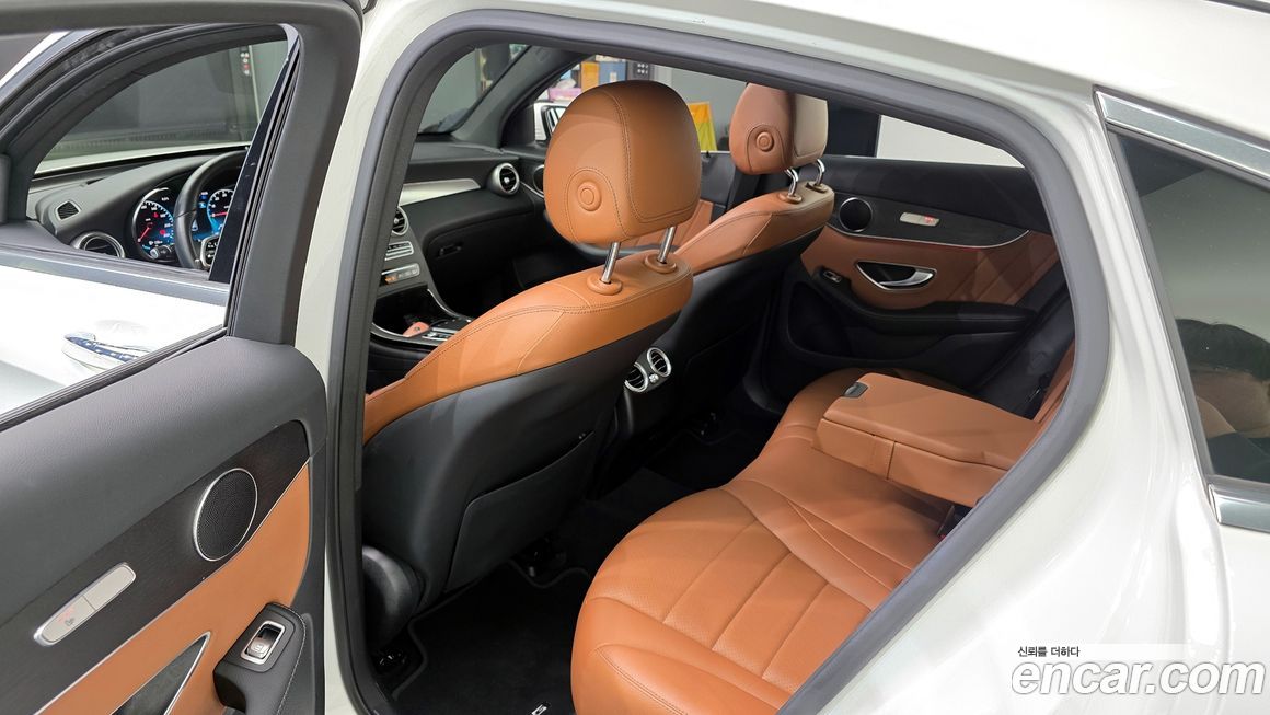 Mercedes-Benz GLC-Class 2021