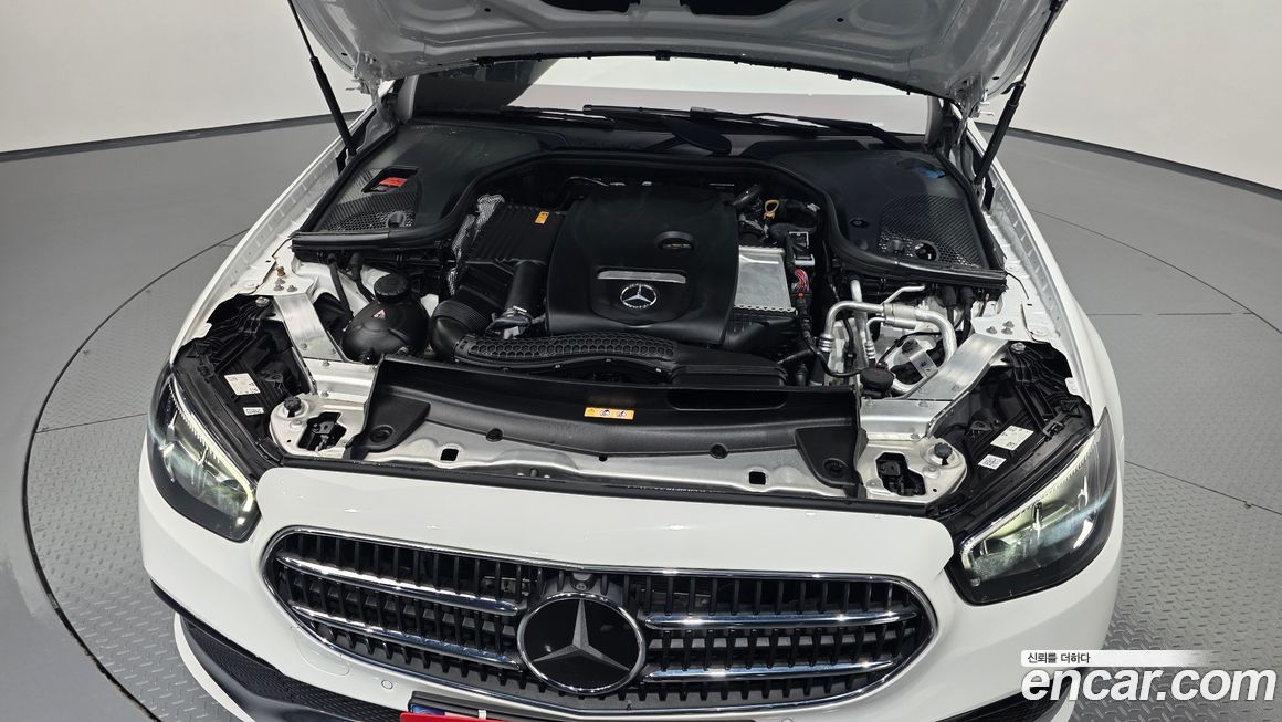 Mercedes-Benz E-Class 2022