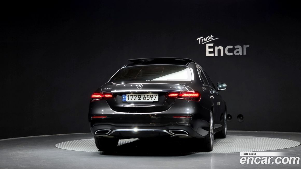 Mercedes-Benz E-Class 2022