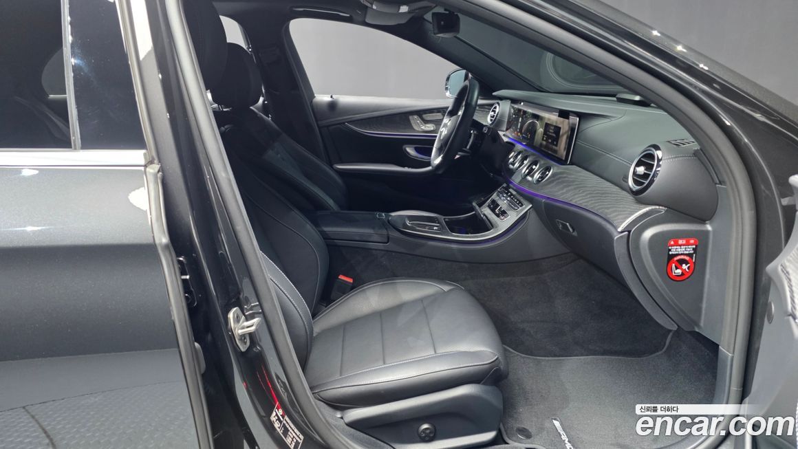 Mercedes-Benz E-Class 2022