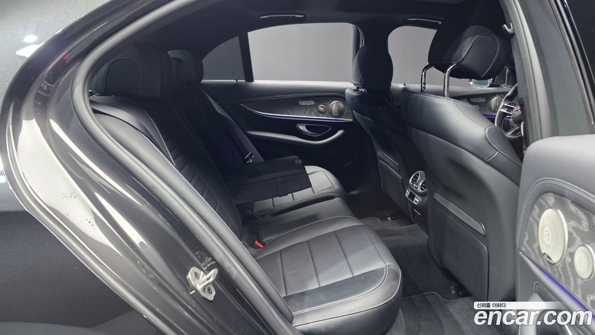 Mercedes-Benz E-Class 2022