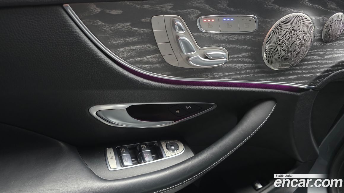 Mercedes-Benz E-Class 2021