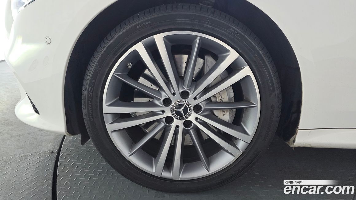 Mercedes-Benz CLS-Class 2019