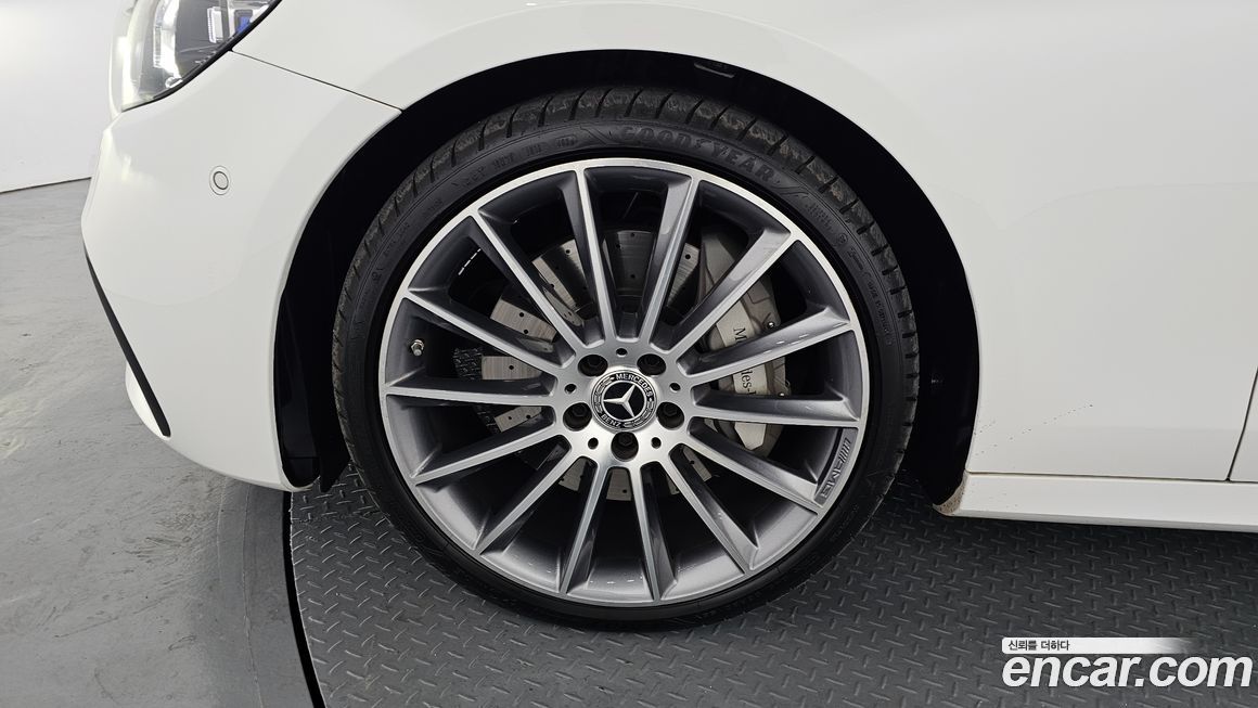Mercedes-Benz E-Class 2021