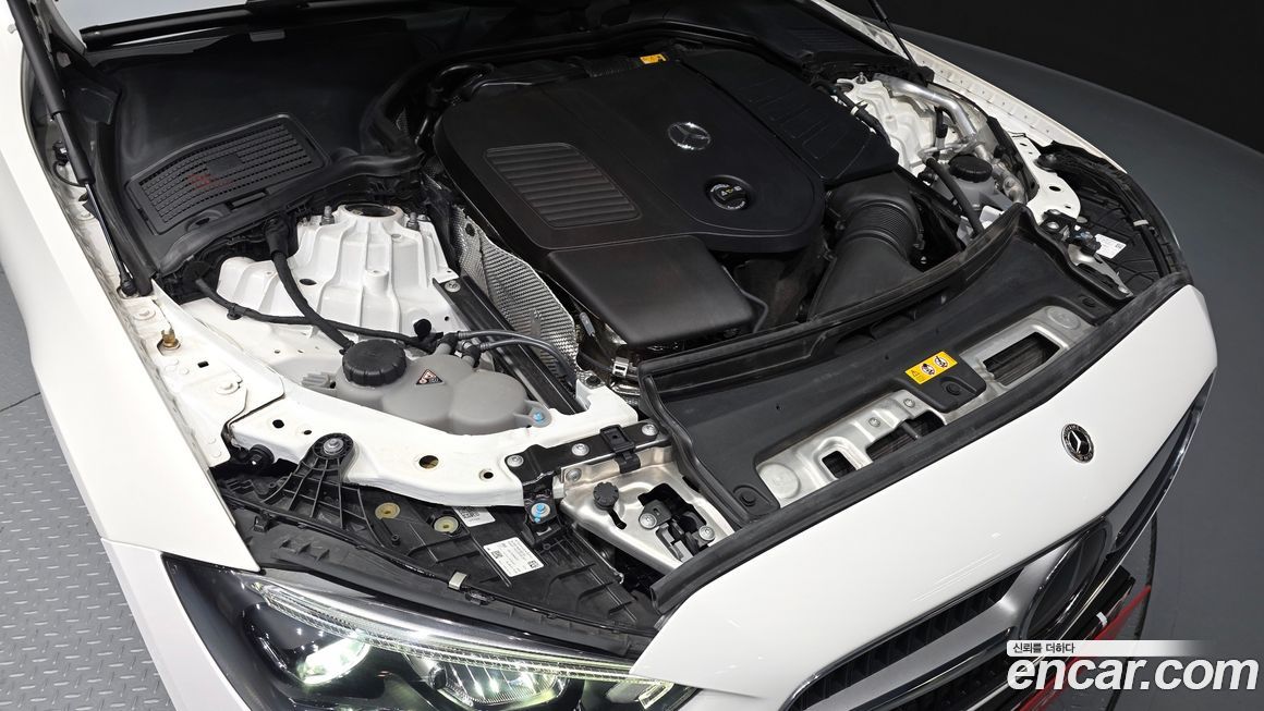 Mercedes-Benz C-Class 2024