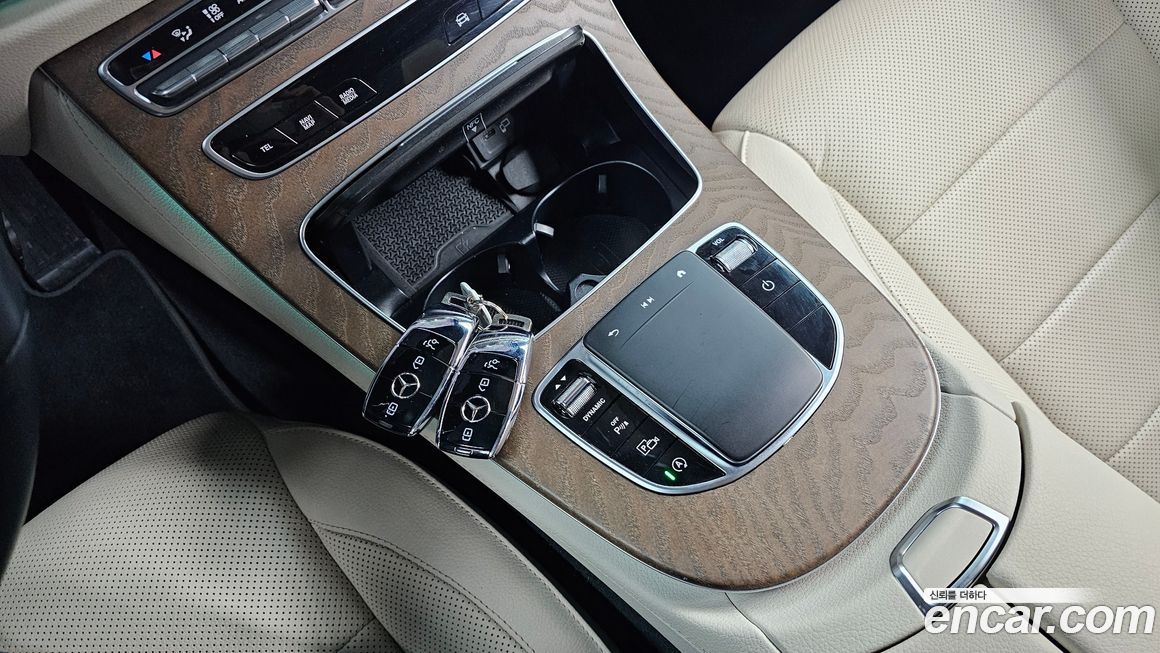 Mercedes-Benz E-Class 2022