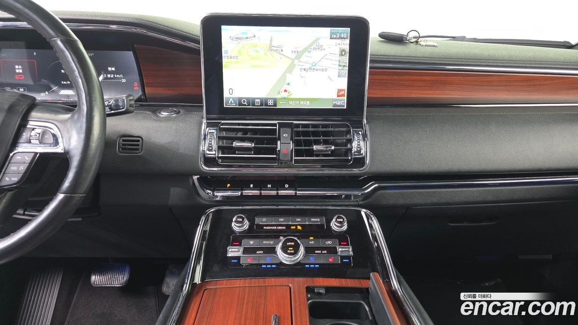 Lincoln Navigator 2021