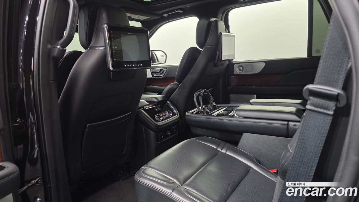 Lincoln Navigator 2021