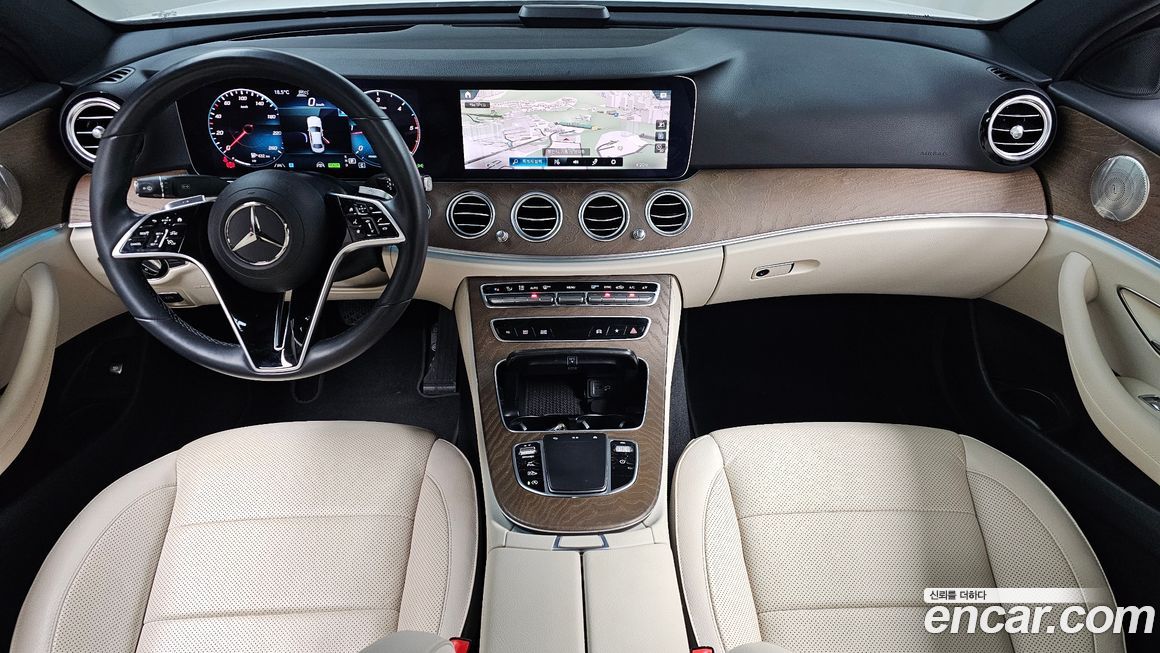 Mercedes-Benz E-Class 2022