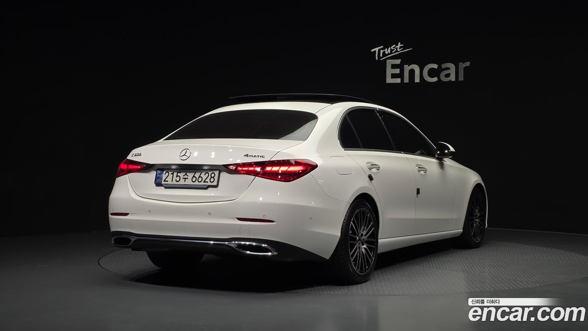 Mercedes-Benz C-Class 2024