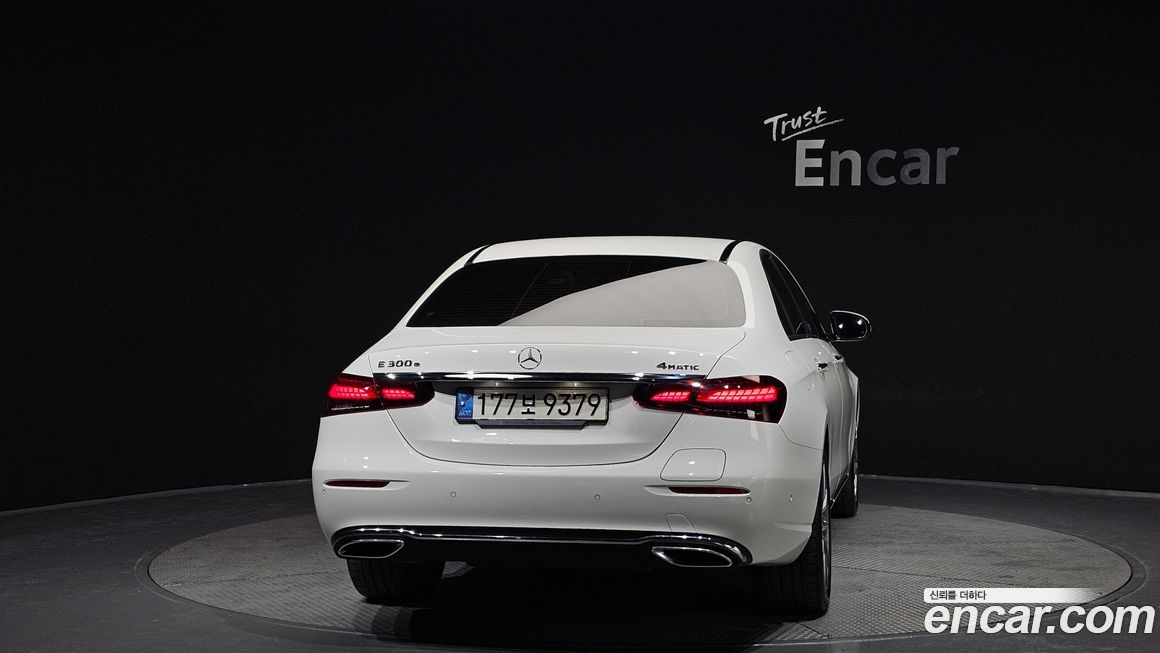 Mercedes-Benz E-Class 2022