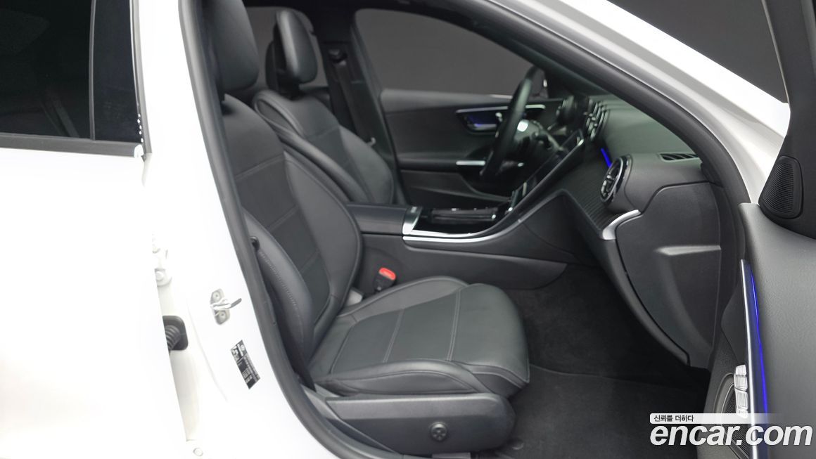 Mercedes-Benz C-Class 2024