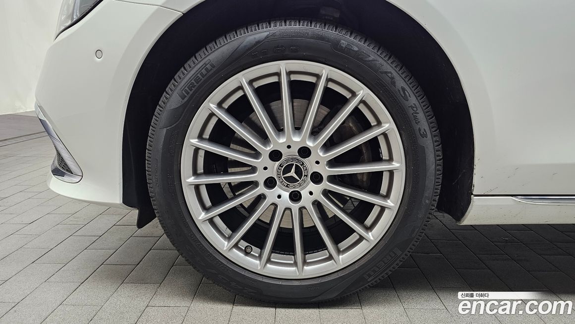 Mercedes-Benz E-Class 2022