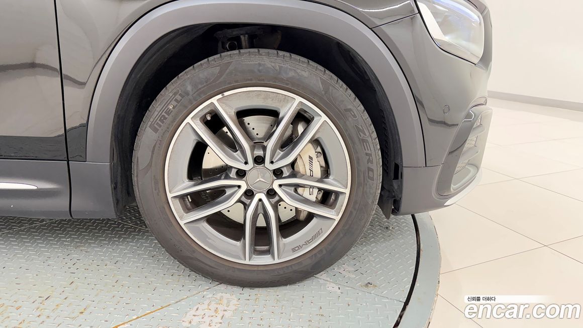 Mercedes-Benz GLB-Class 2024