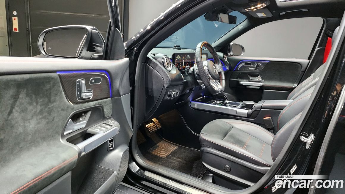 Mercedes-Benz GLB-Class 2023