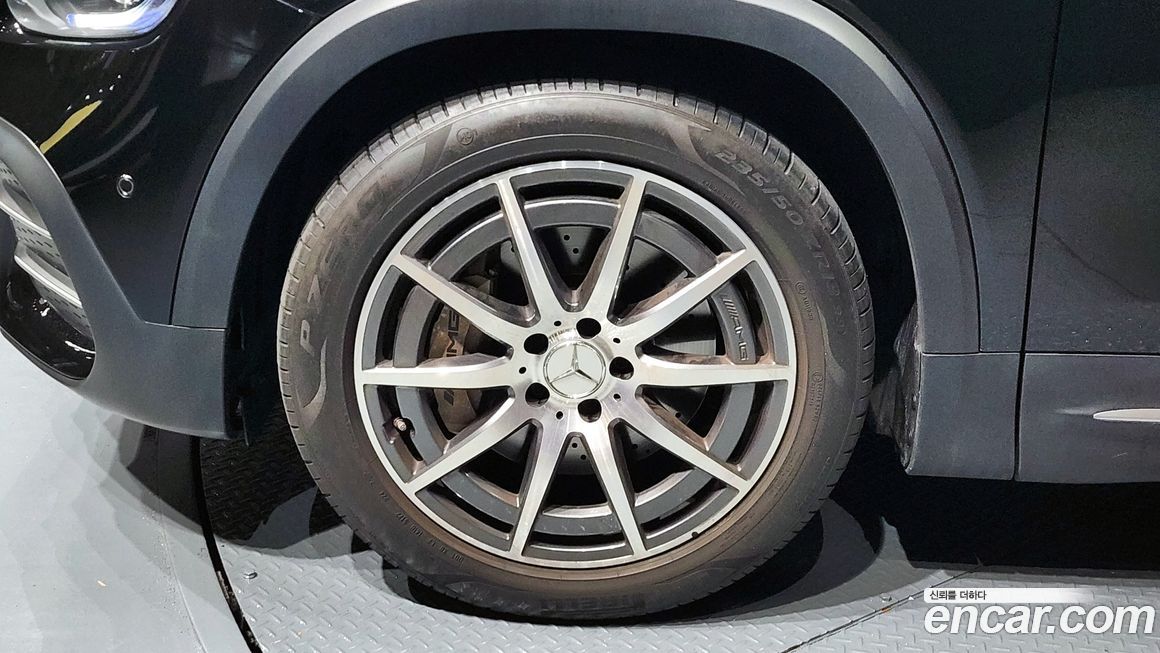Mercedes-Benz GLB-Class 2023