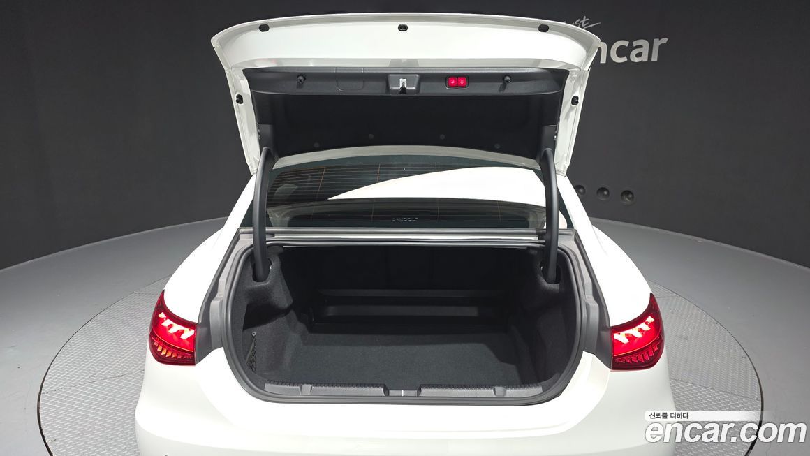 Mercedes-Benz EQE 2022