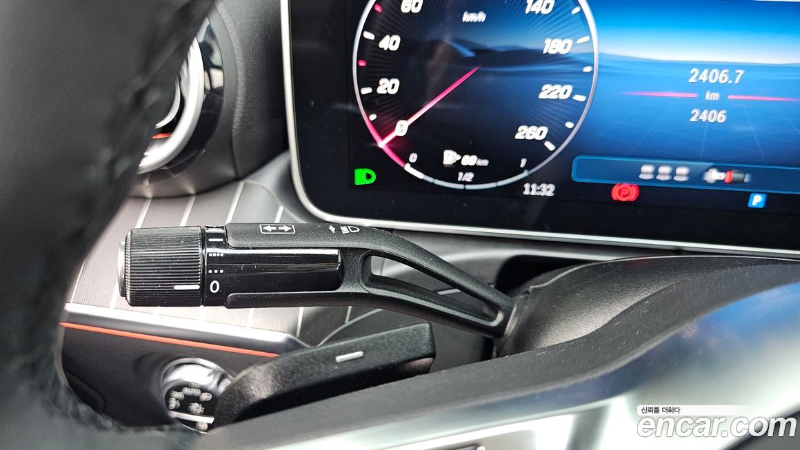 Mercedes-Benz C-Class 2025