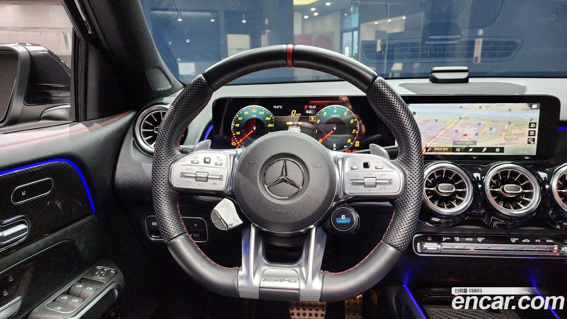 Mercedes-Benz GLB-Class 2023