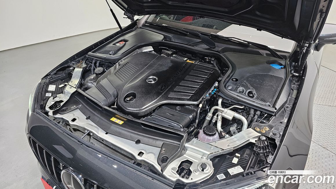 Mercedes-Benz E-Class 2021