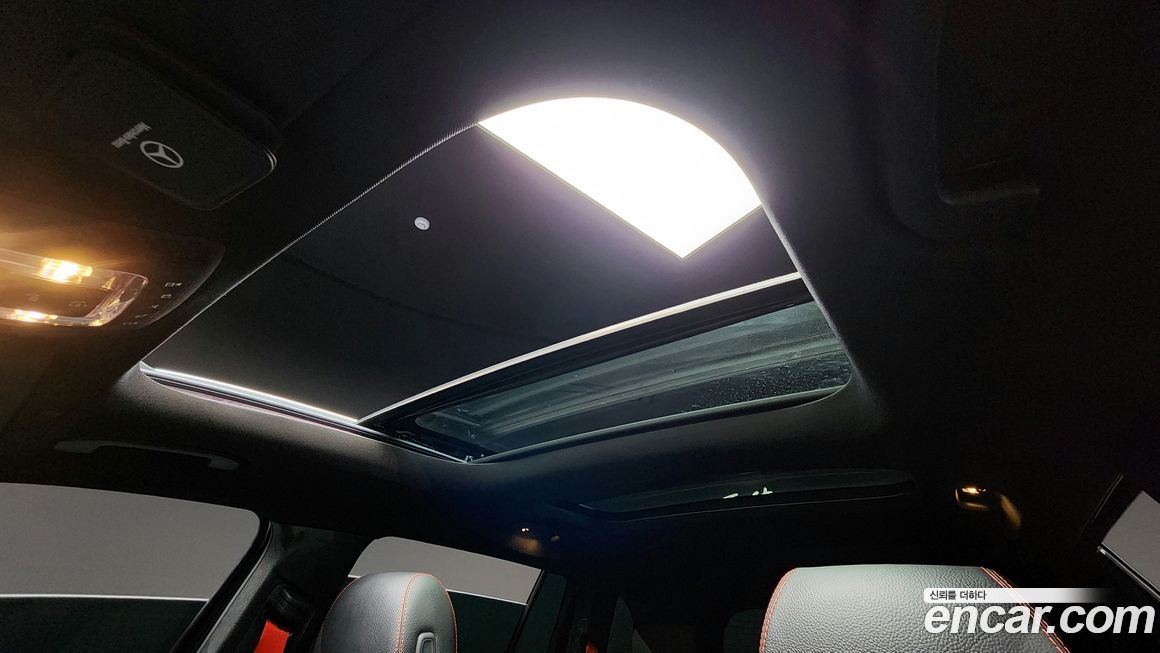 Mercedes-Benz GLB-Class 2023