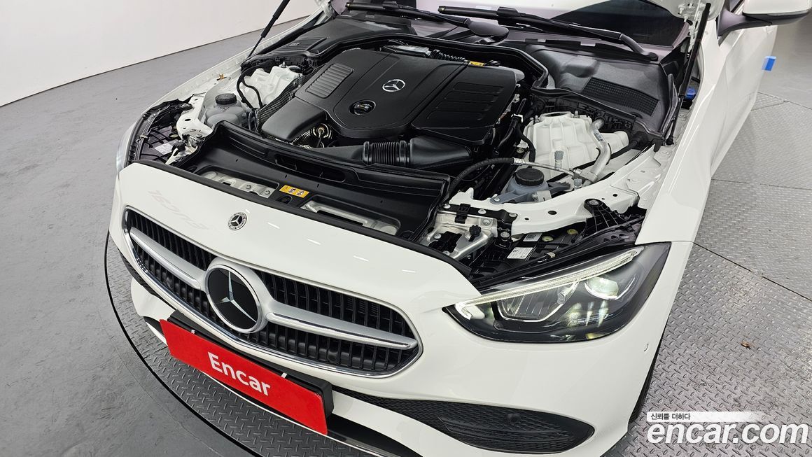 Mercedes-Benz C-Class 2025