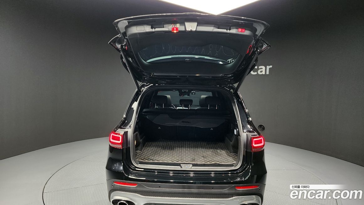 Mercedes-Benz GLB-Class 2023