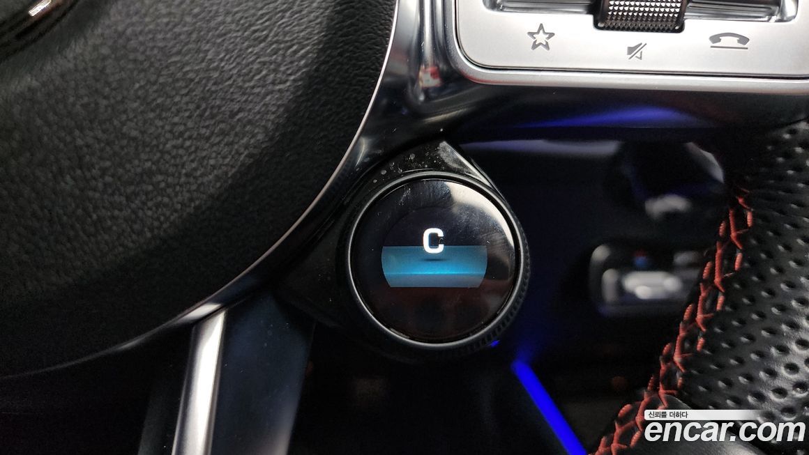 Mercedes-Benz GLB-Class 2023