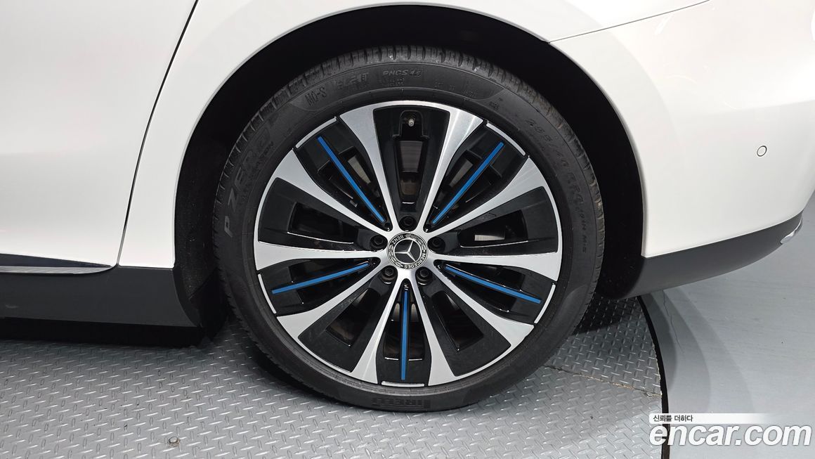 Mercedes-Benz EQE 2022