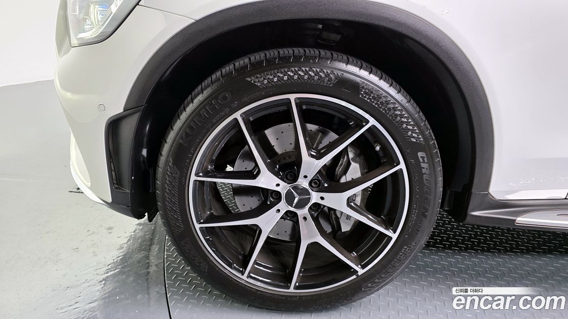 Mercedes-Benz GLC-Class 2023