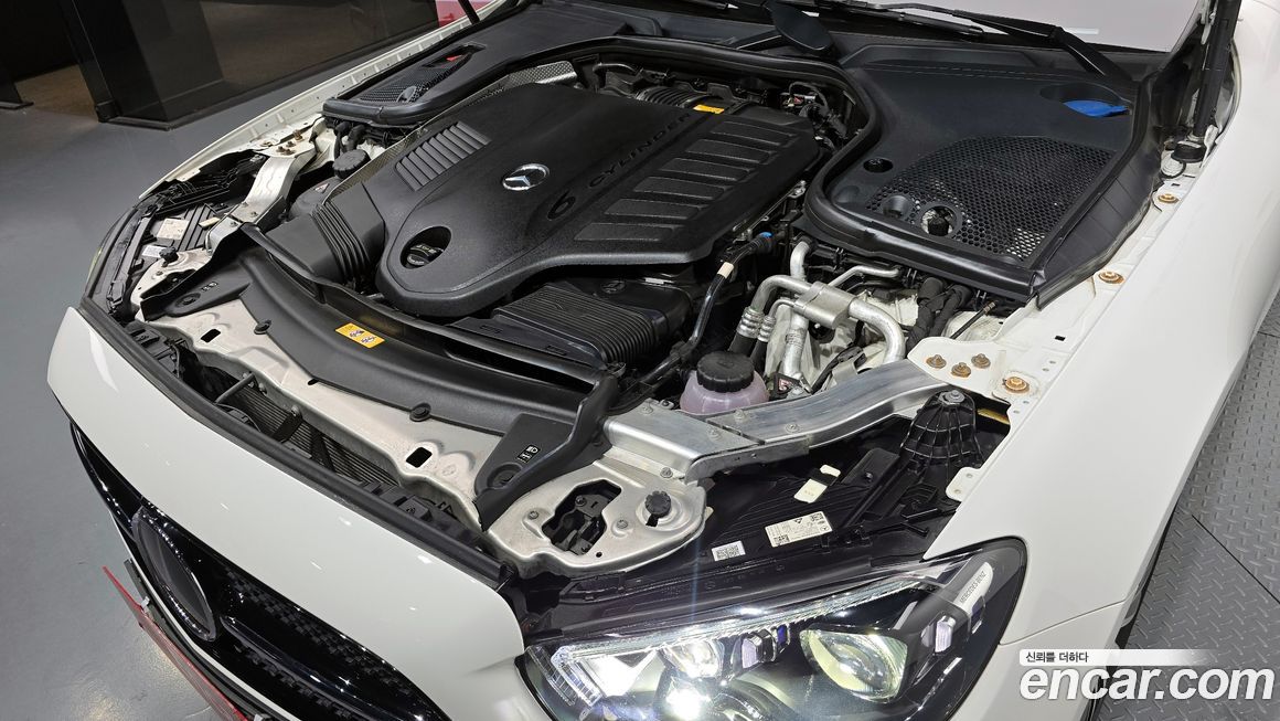 Mercedes-Benz E-Class 2022