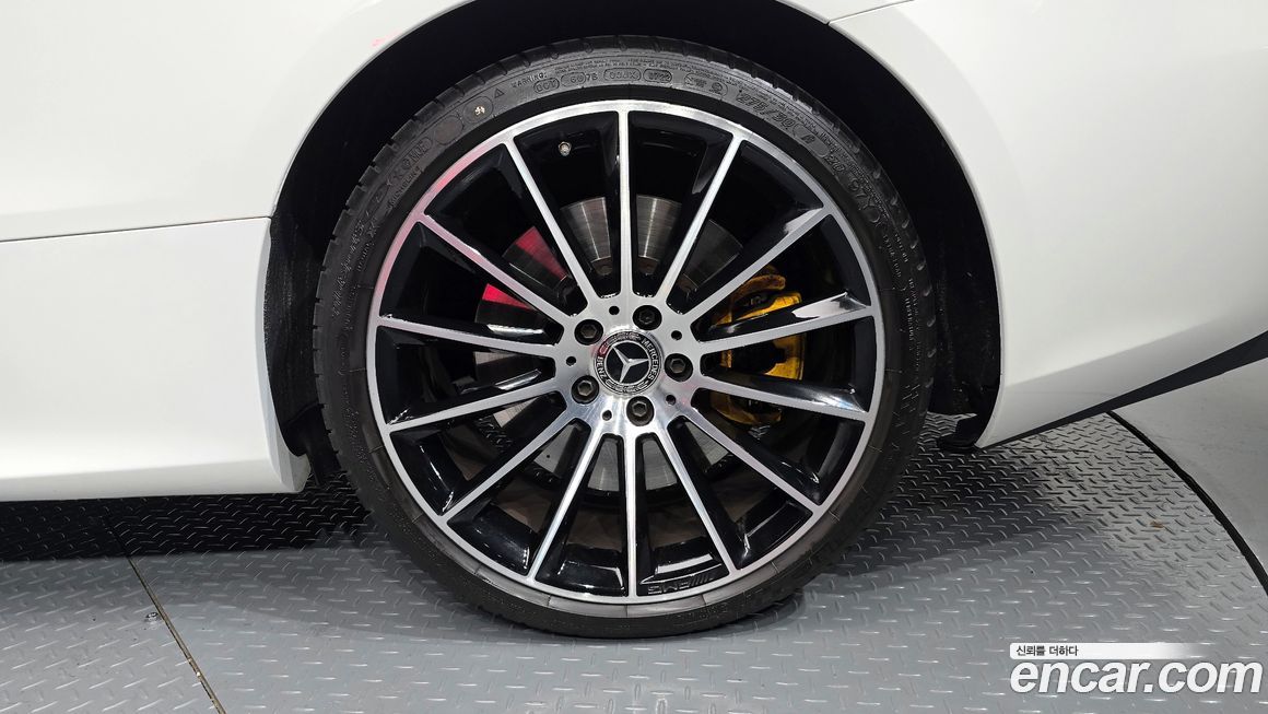 Mercedes-Benz E-Class 2022