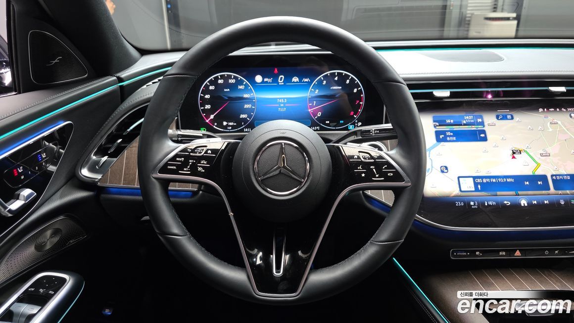 Mercedes-Benz E-Class 2024